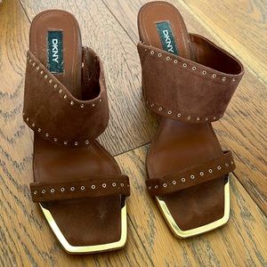 DKNY Mule heels brown and gold